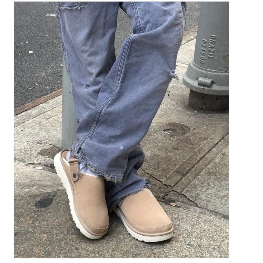 NWOT UGG Men's Goldencoast Clog Size 7 Color: Sand Lightweight Comfy
